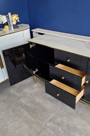 Komoda czarna do salonu sypialni Violino glamour ze złoceniami i białym blatem ze spieku 921-1 black