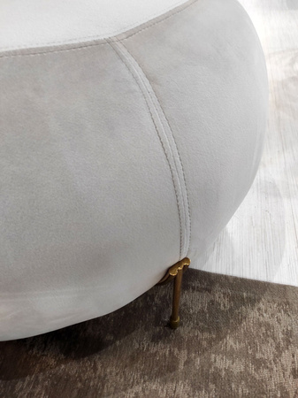 Pufa z szarego weluru Royan 80/40cm z dystyngowanymi złotymi nóżkami TG-602_25 gold/grey