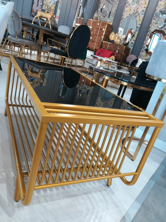 Stolik kawowy do salonu glamour Bonda miodowy 100/50cm z czarnym hartowanym szkłem TC111