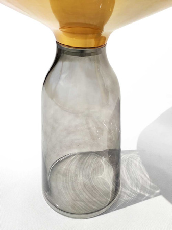 Stolik kawowy do salonu glamour Bottle Table 50/53cm szaro-złoty osadzony na szklanej nodze TG-27-high gray